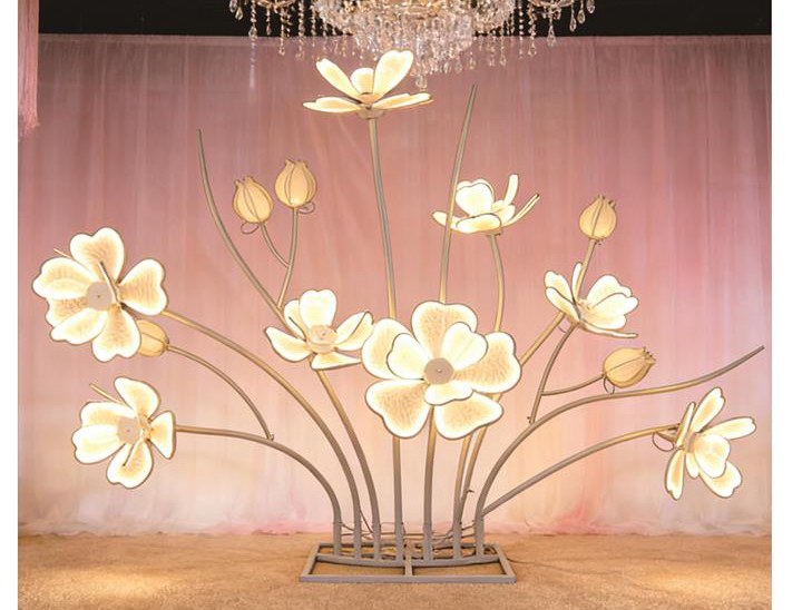 Magnolia Flower Stand (260 cm)